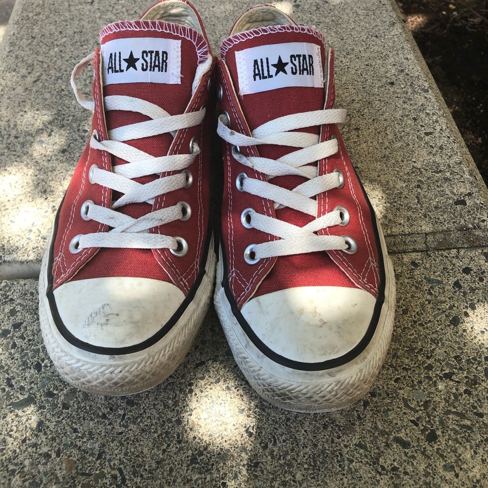 Red low top converse